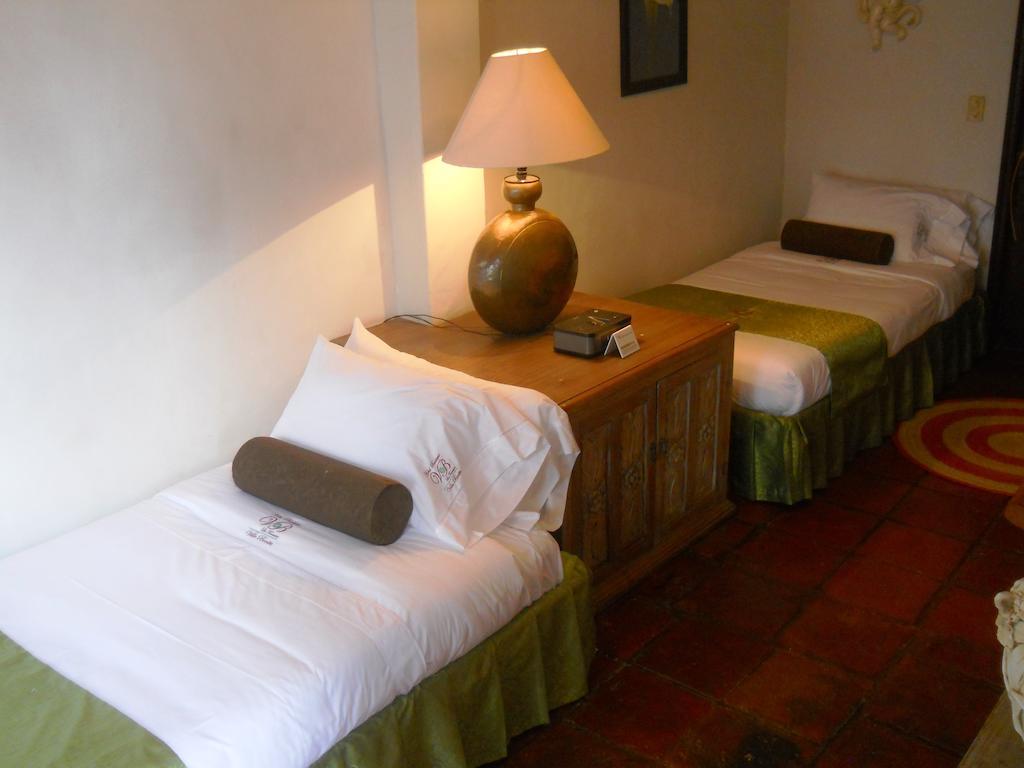 Villa Bonita Les Terrasses Cuernavaca Room photo